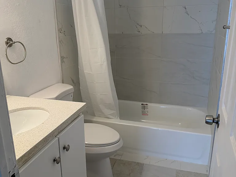 4039 Lorraine Dr #2 — Photo 7