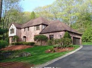 40 Avonridge, Avon, CT 06001