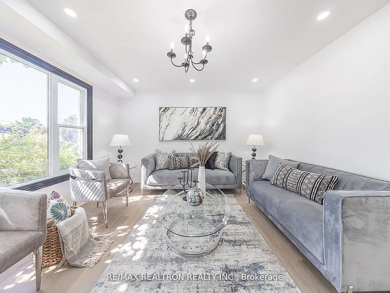 14 Grassmere Ct — Photo 3
