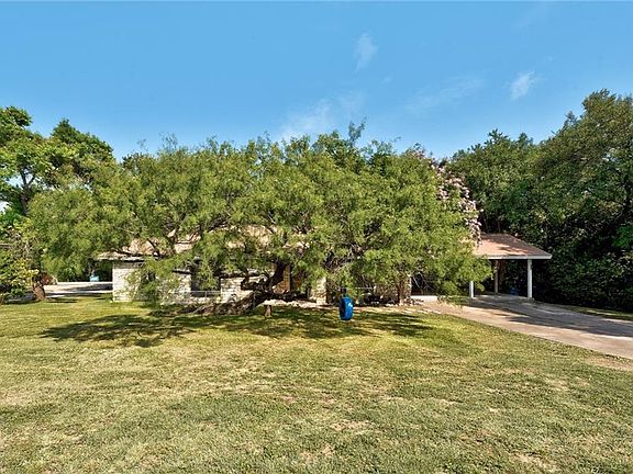 2nd image of 1006 Elm Ln