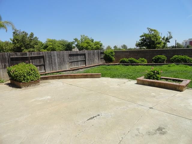 1st image of 3288 Beretania Way