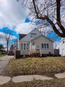 4010 Red Arrow Rd, Flint, MI, 48507