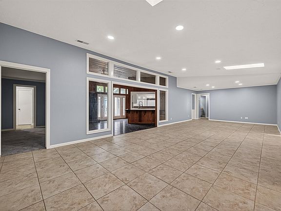 5th image of 15539 Torry Pines Rd