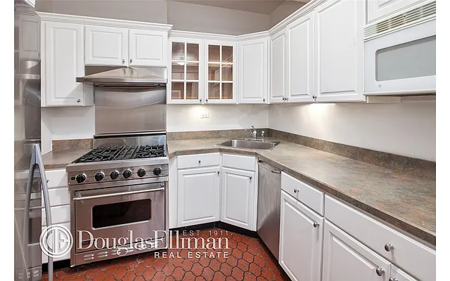 Sold by Douglas Elliman | media 16