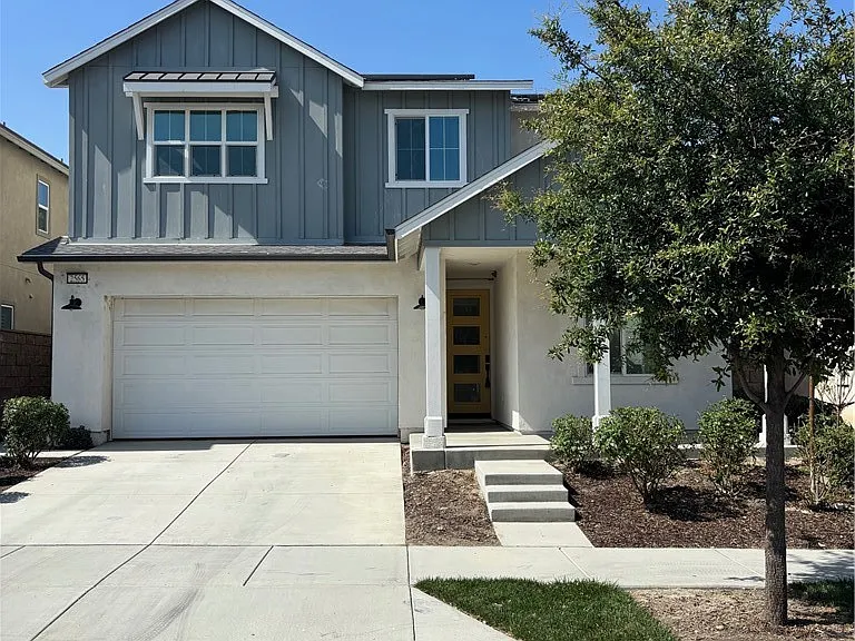 2565 E Embry Ln — Photo 1