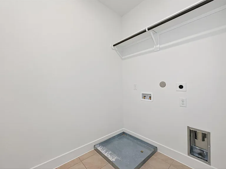 7802 Longhorn Ballroom — Photo 23