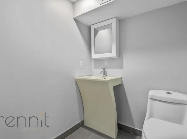 119 Linden Street image 14 of 18