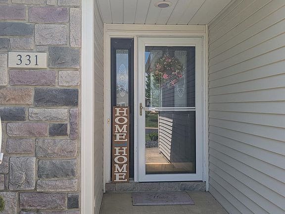 3rd image of 331 Country Meadows Dr