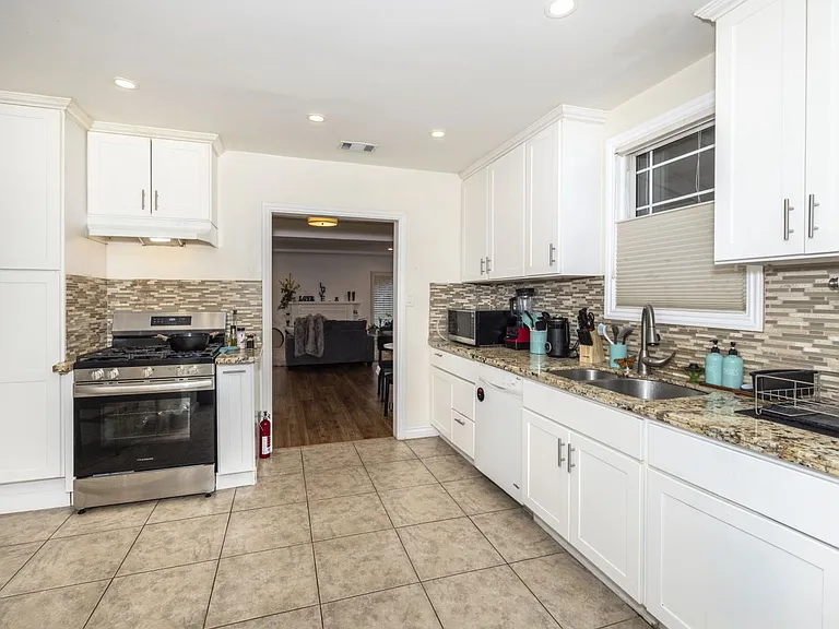 3440 Oak Knoll Blvd #2 — Photo 15