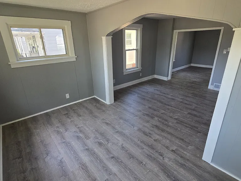 13818 Courtland Ave — Photo 3