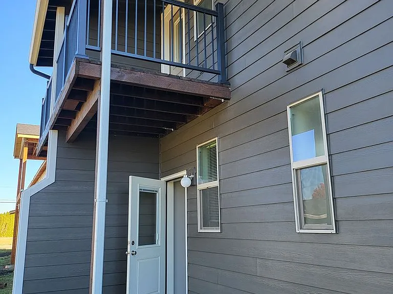 1083 Kennedy St — Photo 13