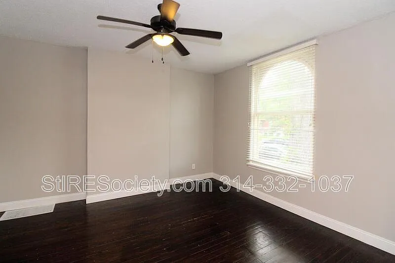 2 bed, 1.0 bath, 1059 sqft, $1,295 — Photo 2