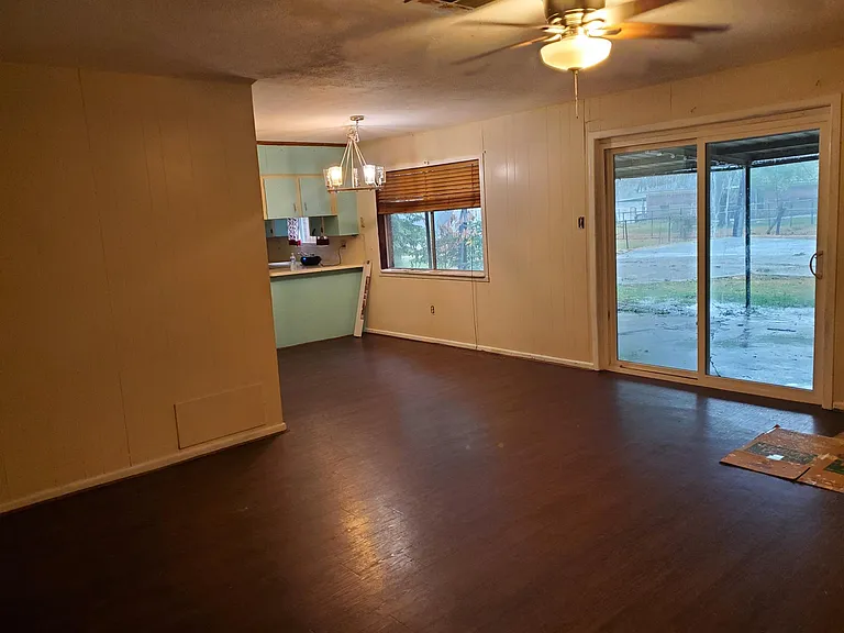 308 Kelly Ln — Photo 4
