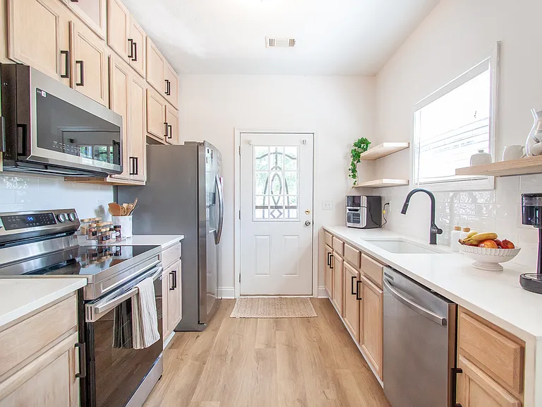724 Ellis St — Photo 12