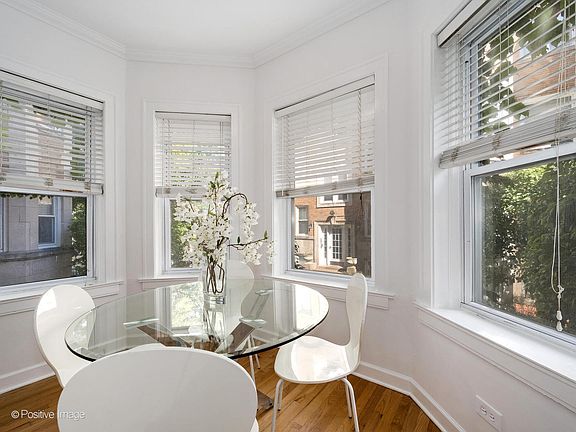 5th image of 881 W Cornelia Ave #1
