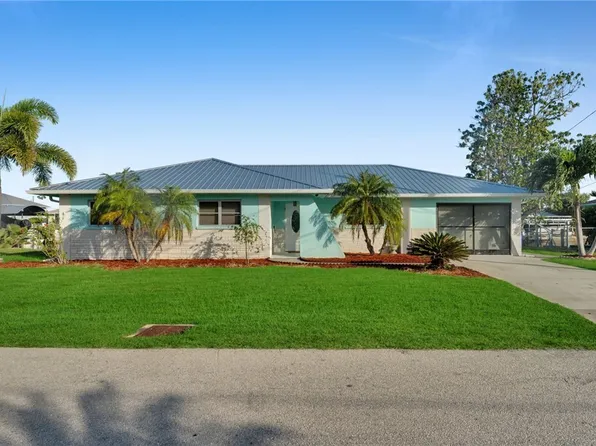 2758 Bruce St, Matlacha, FL 33993