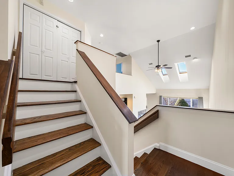 403 Dogwood Ct #403 — Photo 12