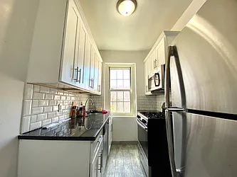 Rented by R New York