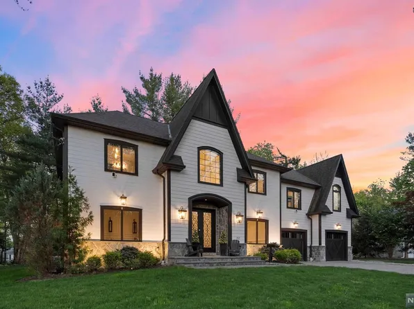 157 Grant St, Haworth, NJ 07641