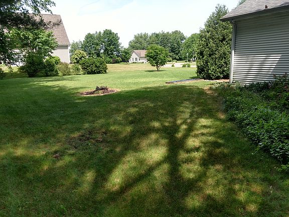 3rd image of 2281 S Hill Dr