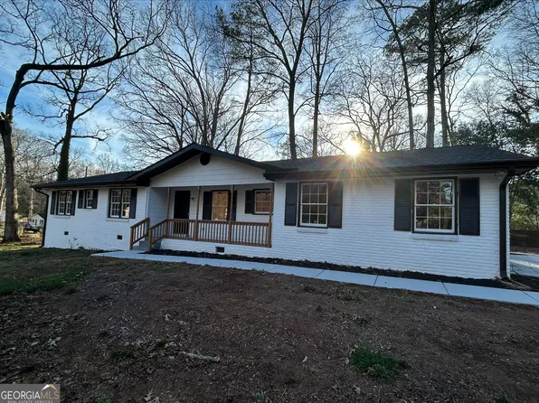 841 Woods Ct, Lawrenceville, GA 30044