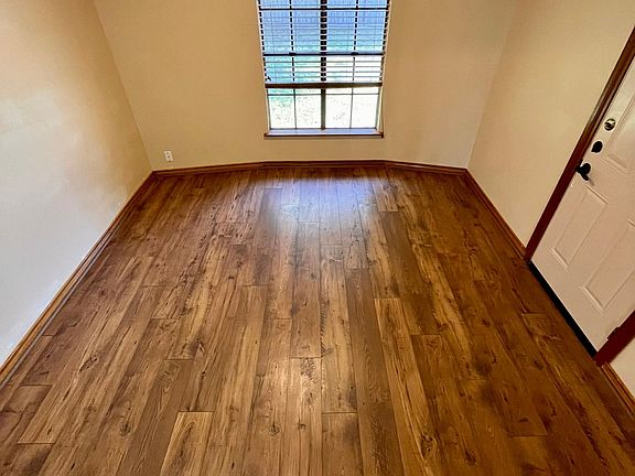 5th image of 1137 Meadowvale Dr
