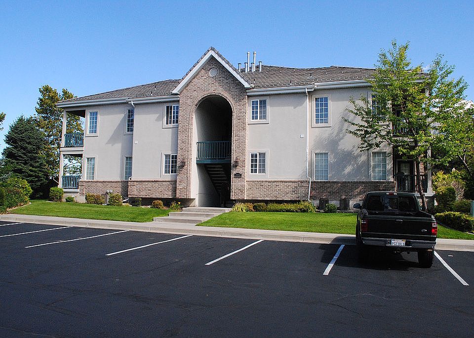 2nd image of 4990 N University Ave APT 8