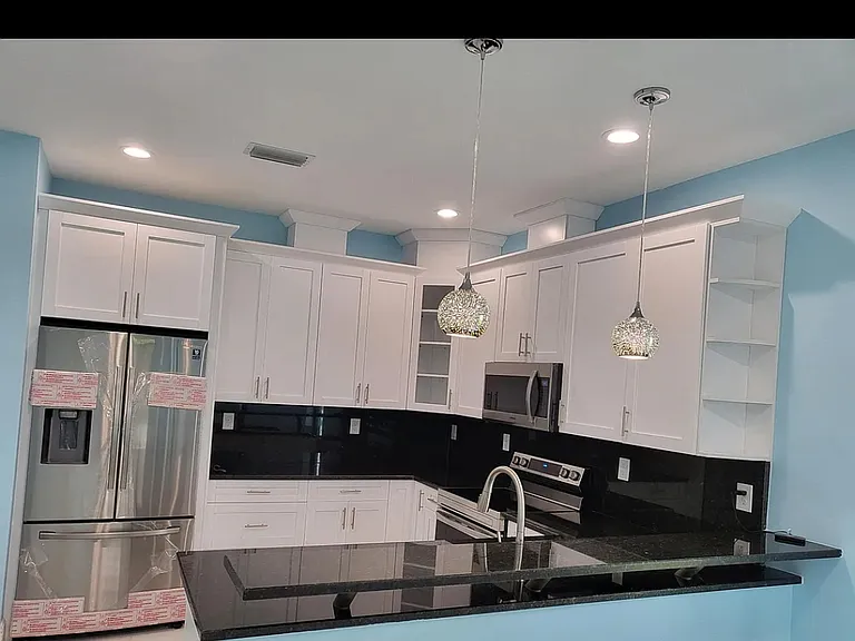 409 Broward Ave — Photo 3