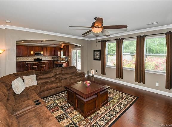 3rd image of 6922 Garamond Wood Dr