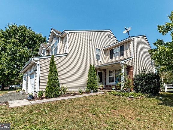 2nd image of 598 Thistle Dr