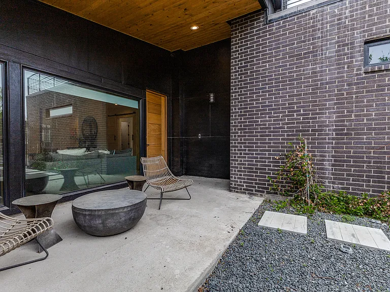 6023 Richmond Ave — Photo 5