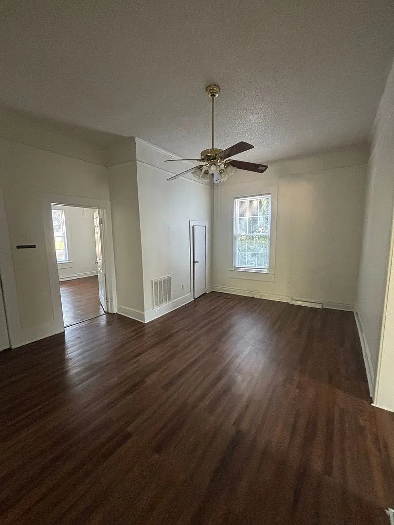 Pre-Leasing Fall 2027: Olympia Home Near USC — Photo 4