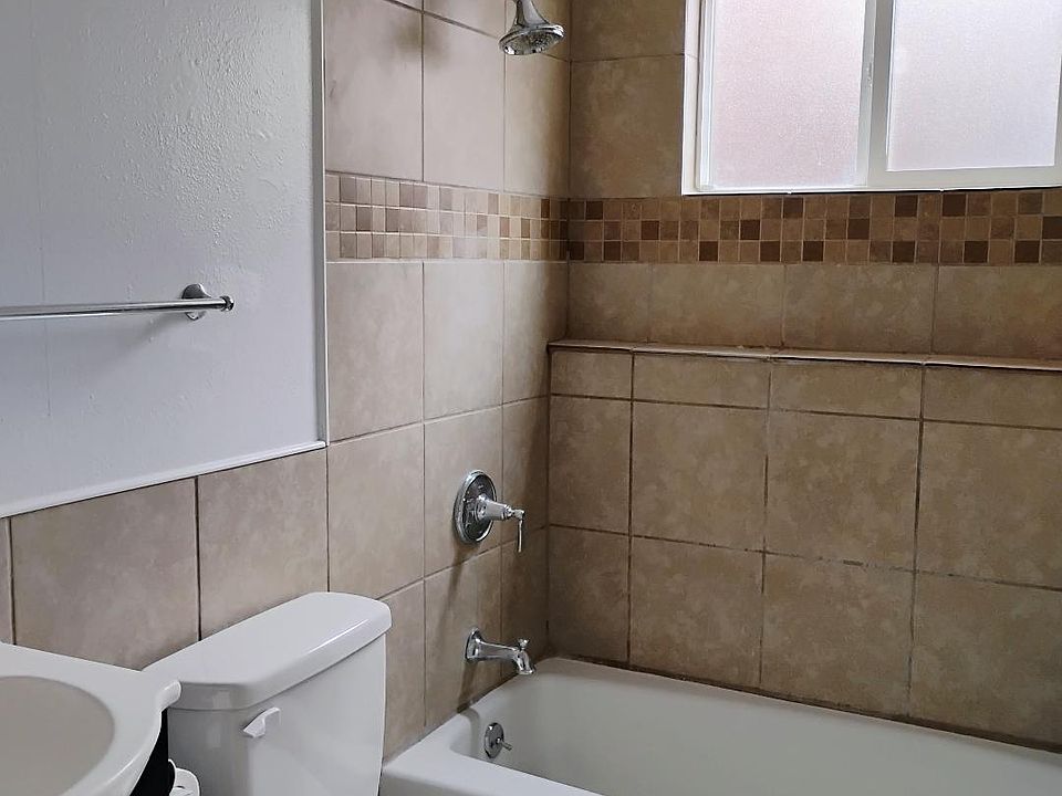 2nd image of 1110 Agate Pl