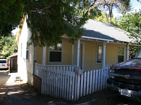 3rd image of 218 Washington St