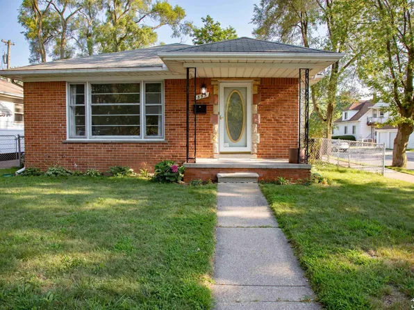 395 Clinton St, Wyandotte, MI 48192