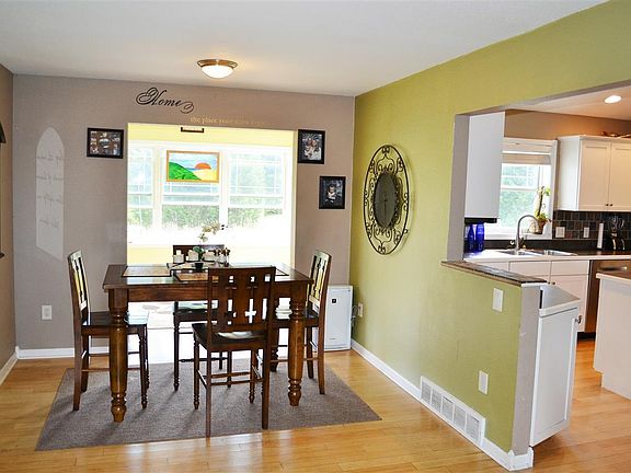 5th image of 834 Shamrock Ln #24