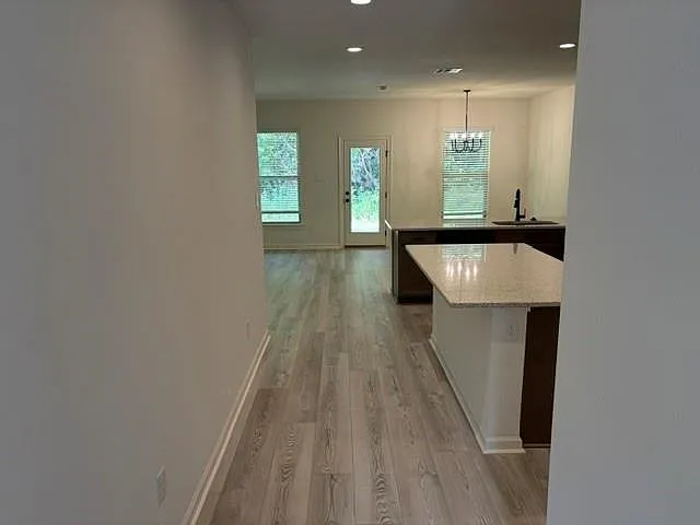 190 Southgate Dr — Photo 4
