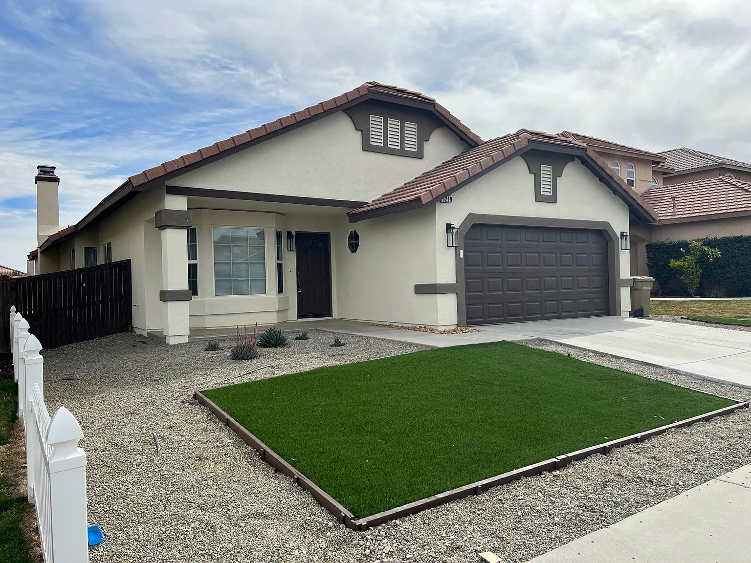 3 bed, 2000 sqft, $5,500 — Photo 2