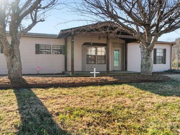 202 Mountain View Dr, Taylorsville, NC 28681