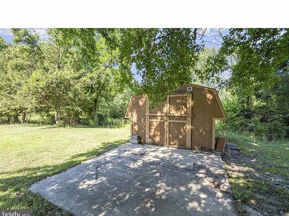 3rd image of 17207 Manning Dr