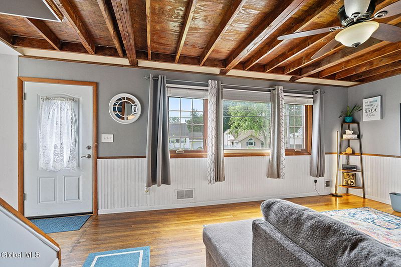 4th image of 27 Terry Avenue