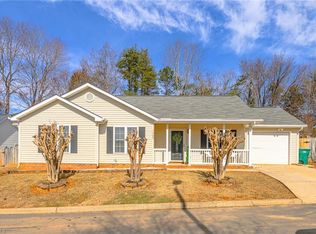 1482 Lewisburg Pointe Dr, Clemmons, NC 27012
