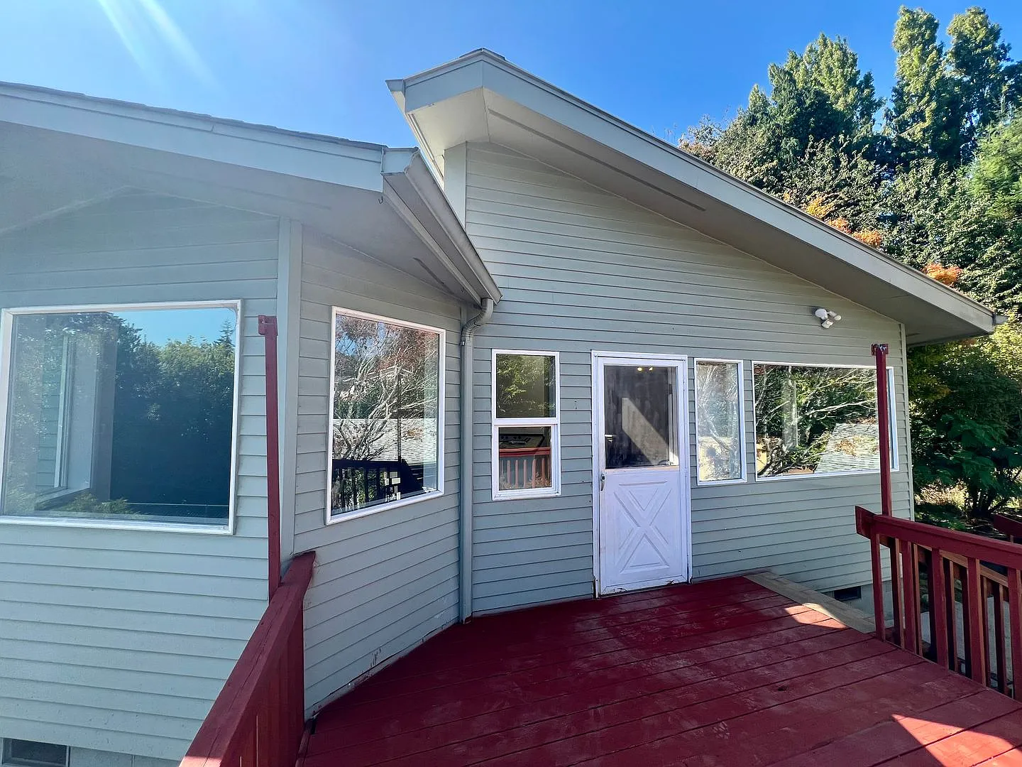 2 Bedroom Home in Coos Bay — Photo 3