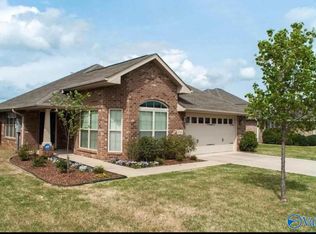 4946 Montauk Trl SE, Owens Cross Roads, AL 35763