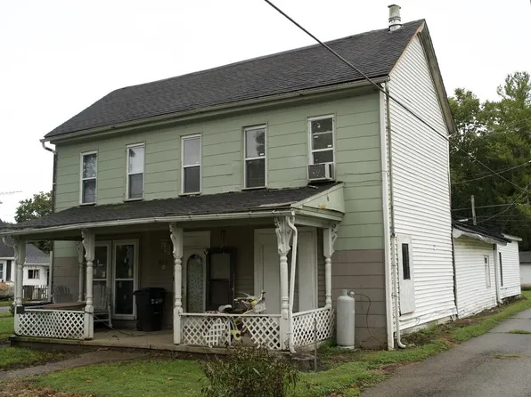 107 E 2nd St, Bainbridge, OH 45612