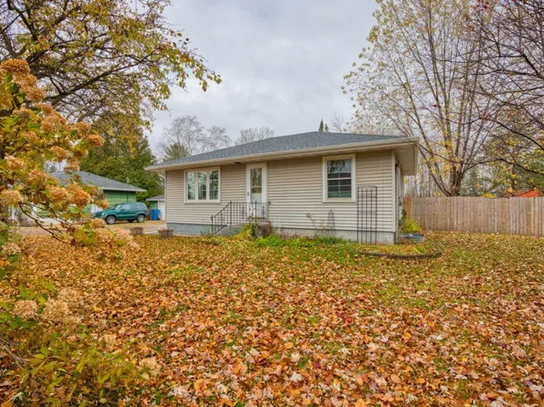 1505 E 39th St, Hibbing, MN 55746