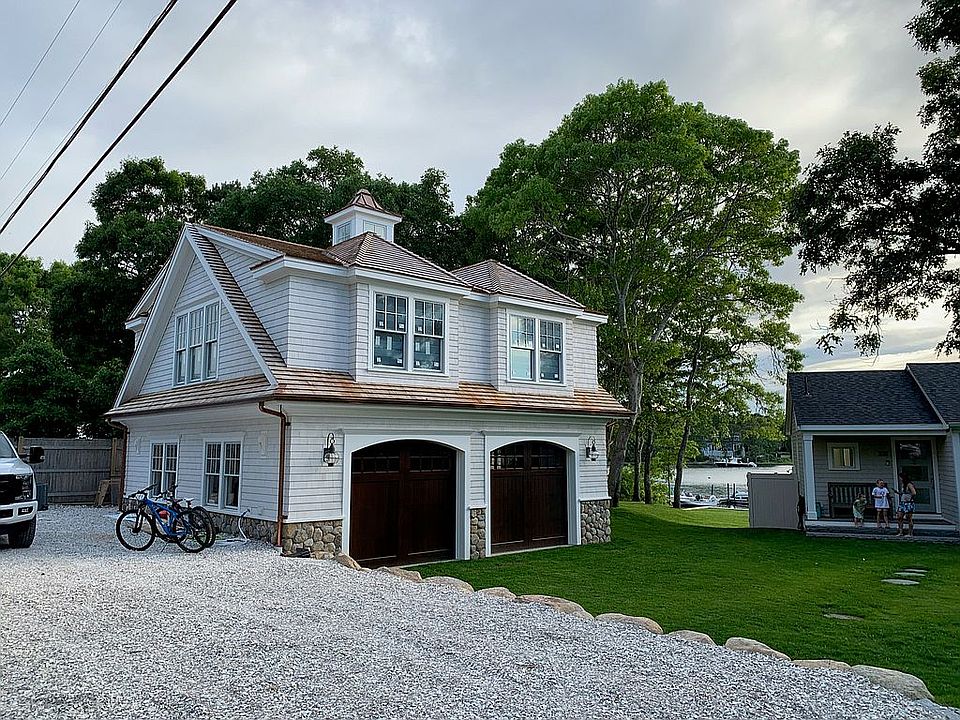 1st image of 331 Edgewater Dr W