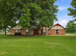 11303 Southwind Pl, Krum, TX 76249