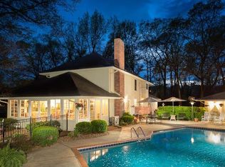 3 Huntleigh Manor Ln, Saint Louis, MO 63131