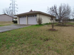 221 Brookhaven Ter, Commerce, TX 75428